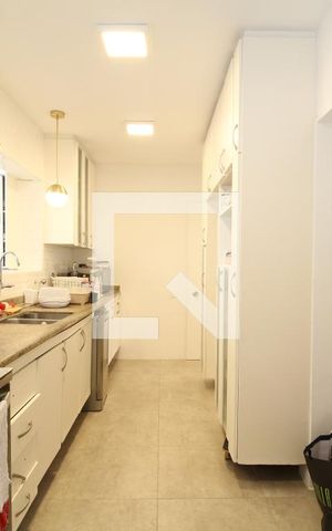 Apartamento à venda com 202m², 4 quartos e 2 vagasCozinha
