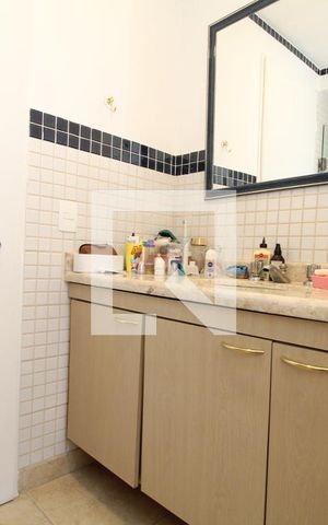 Apartamento à venda com 202m², 4 quartos e 2 vagasBanheiro