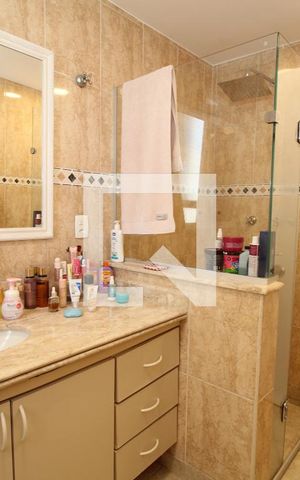 Apartamento à venda com 202m², 4 quartos e 2 vagasBanheiro