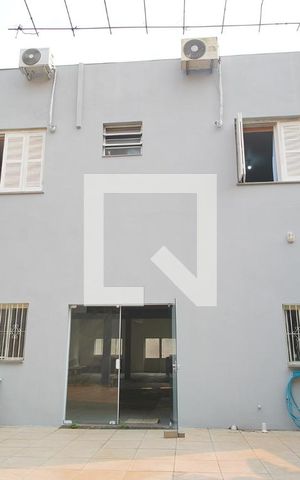 Casa para alugar com 379m², 4 quartos e 1 vagaFundos da Casa