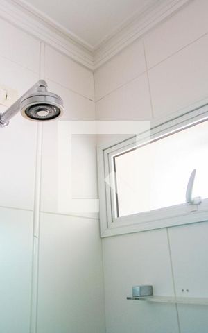 Casa à venda com 238m², 3 quartos e 5 vagas Casa à venda com 238m², 3 quartos e 5 vagasBanheiro do quarto 1