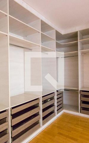 Casa à venda com 238m², 3 quartos e 5 vagas Casa à venda com 238m², 3 quartos e 5 vagasQuarto 1 - Suíte