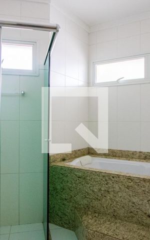 Casa à venda com 238m², 3 quartos e 5 vagas Casa à venda com 238m², 3 quartos e 5 vagasBanheiro do quarto 1