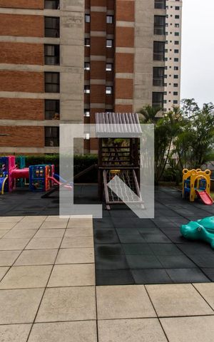Apartamento para alugar com 158m², 4 quartos e 2 vagasÁrea comum - Playground
