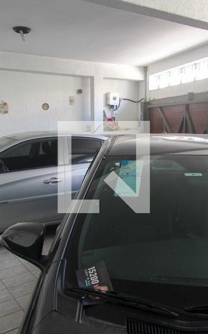 Casa à venda com 300m², 3 quartos e 2 vagas Casa à venda com 300m², 3 quartos e 2 vagasGaragem