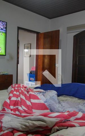 Casa à venda com 300m², 3 quartos e 2 vagas Casa à venda com 300m², 3 quartos e 2 vagasQuarto