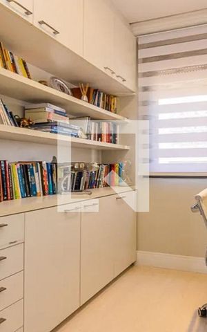 Apartamento à venda com 329m², 3 quartos e 3 vagasEscritório