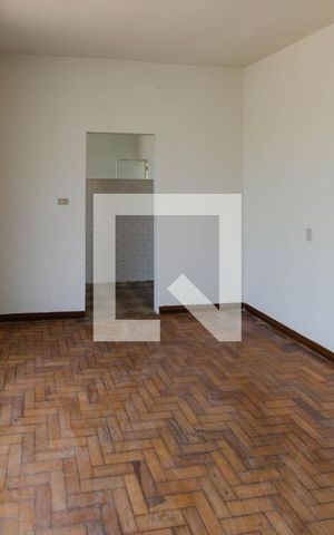 Casa à venda com 420m², 3 quartos e 8 vagas Casa à venda com 420m², 3 quartos e 8 vagasSala