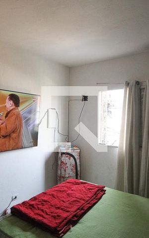 Casa à venda com 200m², 3 quartos e 2 vagas Casa à venda com 200m², 3 quartos e 2 vagasQuarto