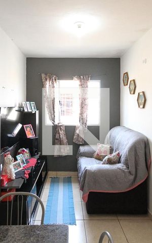 Casa à venda com 200m², 3 quartos e 2 vagas Casa à venda com 200m², 3 quartos e 2 vagasSala e Cozinha