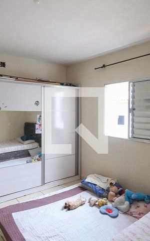 Casa à venda com 200m², 3 quartos e 2 vagas Casa à venda com 200m², 3 quartos e 2 vagasQuarto casa 02