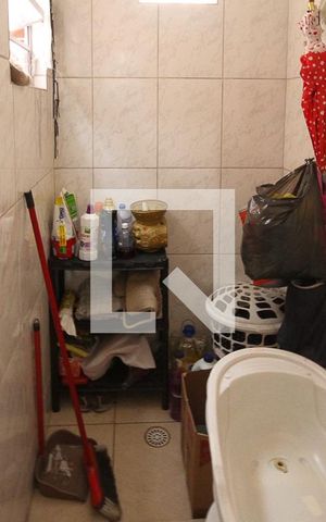 Casa à venda com 200m², 3 quartos e 2 vagas Casa à venda com 200m², 3 quartos e 2 vagasBanheiro casa 02