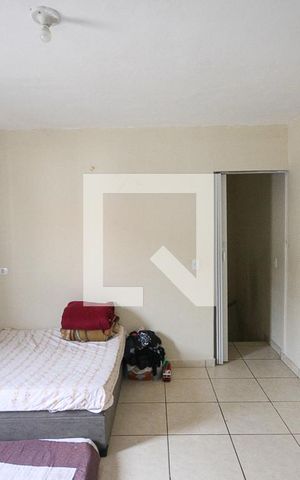 Casa à venda com 200m², 3 quartos e 2 vagas Casa à venda com 200m², 3 quartos e 2 vagasQuarto casa 02