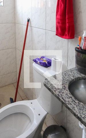 Casa à venda com 200m², 3 quartos e 2 vagas Casa à venda com 200m², 3 quartos e 2 vagasBanheiro