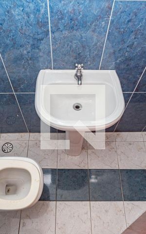 Casa para alugar com 200m², 3 quartos e sem vaga Casa para alugar com 200m², 3 quartos e sem vagaBanheiro 2