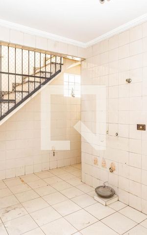 Casa para alugar com 200m², 3 quartos e sem vaga Casa para alugar com 200m², 3 quartos e sem vagaÁrea de Serviço