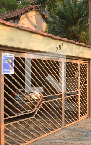 Casa à venda com 200m², 2 quartos e 3 vagasInstalação de Placa