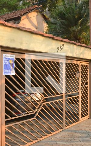 Casa à venda com 200m², 2 quartos e 3 vagasInstalação de Placa