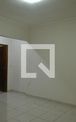 Casa à venda com 200m², 2 quartos e 3 vagasQuarto Suíte