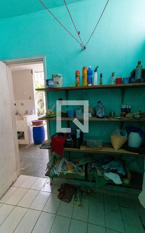 Casa à venda com 262m², 5 quartos e 4 vagas Casa à venda com 262m², 5 quartos e 4 vagasQuarto de Serviço