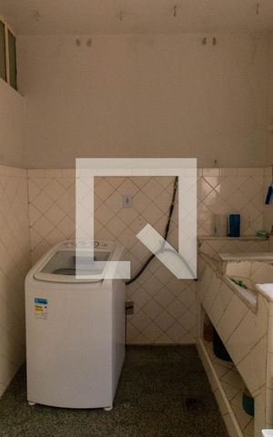 Casa à venda com 262m², 5 quartos e 4 vagas Casa à venda com 262m², 5 quartos e 4 vagasÁrea de Serviço