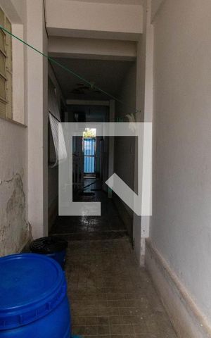 Casa à venda com 262m², 5 quartos e 4 vagas Casa à venda com 262m², 5 quartos e 4 vagasCorredor Externo