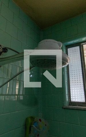 Casa à venda com 262m², 5 quartos e 4 vagas Casa à venda com 262m², 5 quartos e 4 vagasChuveiro do Banheiro Social 1