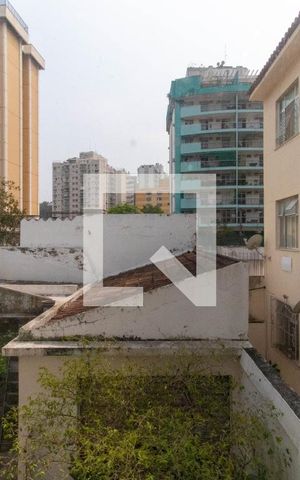 Casa à venda com 262m², 5 quartos e 4 vagas Casa à venda com 262m², 5 quartos e 4 vagasVista do Quarto 1