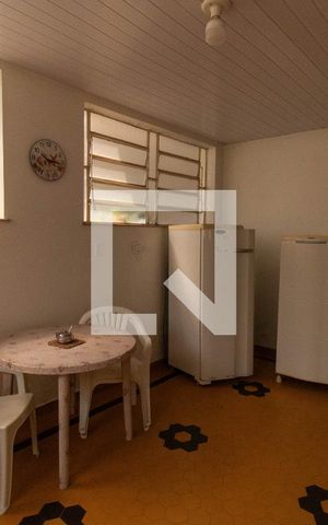 Casa à venda com 262m², 5 quartos e 4 vagas Casa à venda com 262m², 5 quartos e 4 vagasCopa