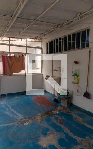 Casa à venda com 262m², 5 quartos e 4 vagas Casa à venda com 262m², 5 quartos e 4 vagasÁrea de Serviço 2