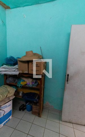 Casa à venda com 262m², 5 quartos e 4 vagas Casa à venda com 262m², 5 quartos e 4 vagasQuarto de Serviço