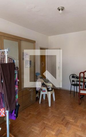 Casa à venda com 262m², 5 quartos e 4 vagas Casa à venda com 262m², 5 quartos e 4 vagasQuarto 2
