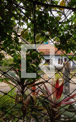 Casa à venda com 262m², 5 quartos e 4 vagas Casa à venda com 262m², 5 quartos e 4 vagasVista da Suíte