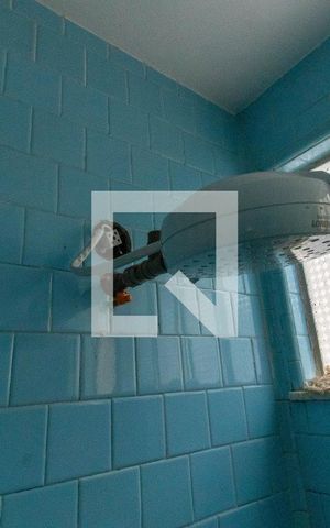 Casa à venda com 262m², 5 quartos e 4 vagas Casa à venda com 262m², 5 quartos e 4 vagasChuveiro da Suíte