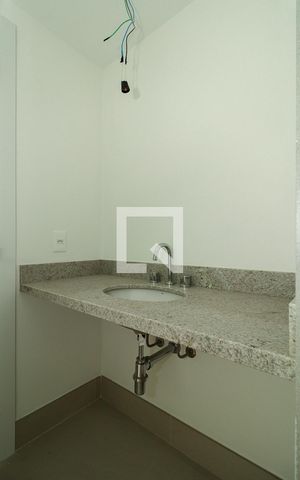 Studio à venda com 27m², 0 quarto e 1 vaga Studio à venda com 27m², 0 quarto e 1 vagaBanheiro