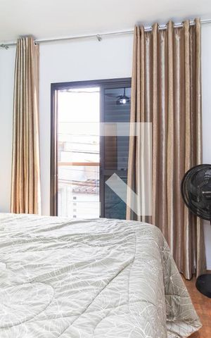 Casa à venda com 239m², 4 quartos e 2 vagas Casa à venda com 239m², 4 quartos e 2 vagasQuarto 1
