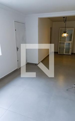 Casa para alugar com 100m², 3 quartos e sem vaga Casa para alugar com 100m², 3 quartos e sem vagaSala