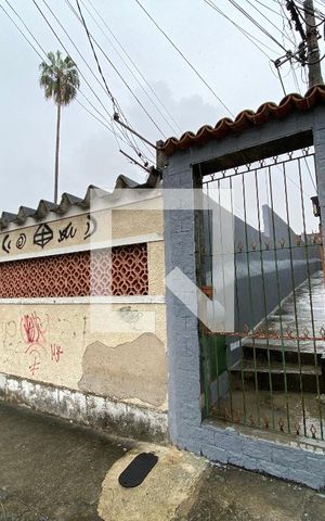 Casa para alugar com 85m², 2 quartos e sem vaga Casa para alugar com 85m², 2 quartos e sem vagaFachada