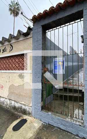 Casa para alugar com 85m², 2 quartos e sem vaga Casa para alugar com 85m², 2 quartos e sem vagaFachada