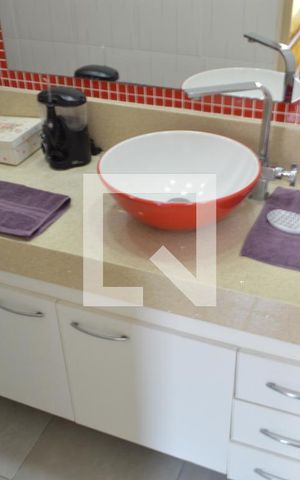 Apartamento à venda com 181m², 2 quartos e 1 vagaBanheiro da Suíte