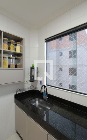 Apartamento à venda com 80m², 3 quartos e 2 vagasCozinha
