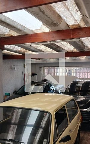 Casa à venda com 240m², 3 quartos e 4 vagas Casa à venda com 240m², 3 quartos e 4 vagasGaragem