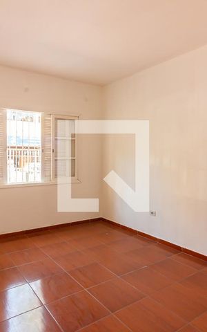 Casa à venda com 300m², 5 quartos e 6 vagas Casa à venda com 300m², 5 quartos e 6 vagasQuarto 3