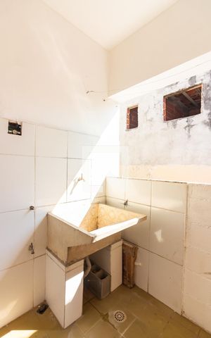 Casa à venda com 300m², 5 quartos e 6 vagas Casa à venda com 300m², 5 quartos e 6 vagasÁrea de Serviço