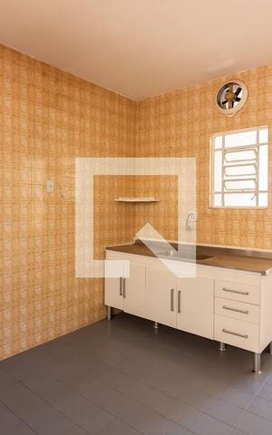 Casa à venda com 300m², 5 quartos e 6 vagas Casa à venda com 300m², 5 quartos e 6 vagasCozinha