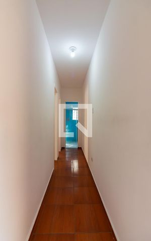 Casa à venda com 300m², 5 quartos e 6 vagas Casa à venda com 300m², 5 quartos e 6 vagasCorredor