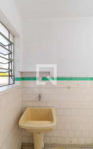 Casa para alugar com 60m², 3 quartos e 1 vaga Casa para alugar com 60m², 3 quartos e 1 vagaÁrea de Serviço