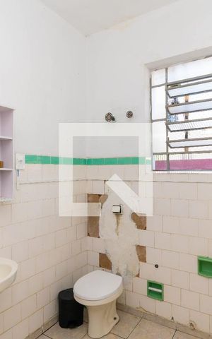 Casa para alugar com 60m², 3 quartos e 1 vaga Casa para alugar com 60m², 3 quartos e 1 vagaBanheiro
