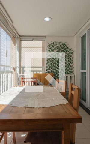 Apartamento à venda com 82m², 3 quartos e 2 vagas Apartamento à venda com 82m², 3 quartos e 2 vagasVaranda