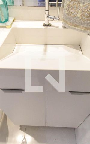 Apartamento à venda com 41m², 2 quartos e sem vaga Apartamento à venda com 41m², 2 quartos e sem vagaBanheiro
